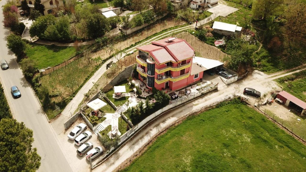 Отель Bar Restorant Kristal Тирана Экстерьер фото
