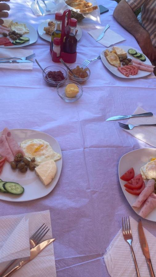 Отель Bar Restorant Kristal Тирана Экстерьер фото